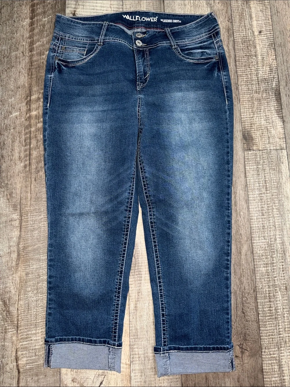 WALLFLOWER Lucious Curvy fit women’s jeans size 14
